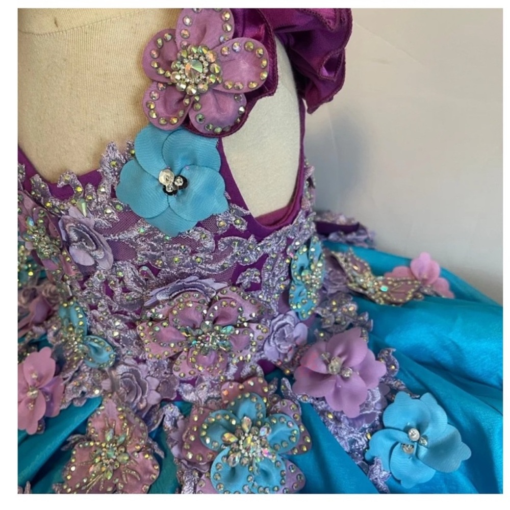 Stunning girls couture lavender cupcake glitz pageant birthday summer dress. - Picture 2 of 3